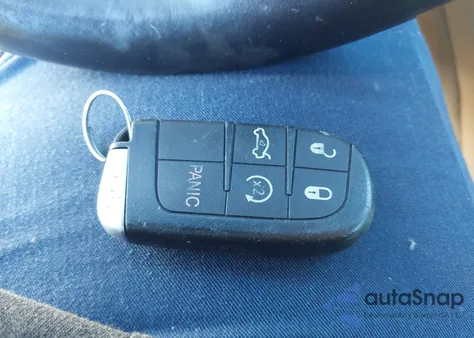 2012 Chrysler 300 Limited z USA, uszkodzony, nr VIN 2C3CCACG7CH251671